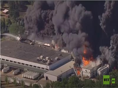 حريق هائل بعد انفجار بمصنع كيميائي في الولايات المتحدة.. فيديو