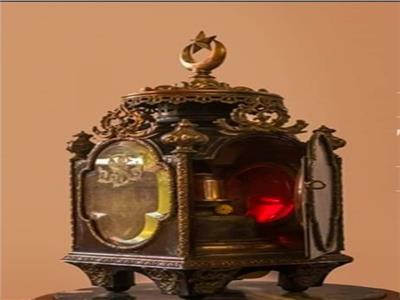 متحف المركبات الملكية يعرض المصباح المعدني في إنارة العربات