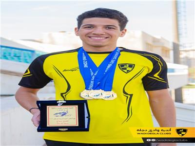 أحمد إيهاب يقتنص ذهبية كأس العالم للناشئين في سباحة الزعانف