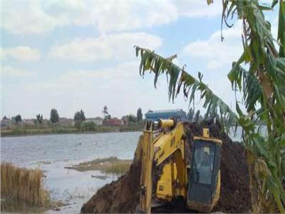 إزالة 541  حالة تعد على نهر النيل في بني سويف
