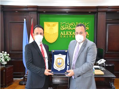 رئيس جامعة الإسكندرية يستقبل الملحق الثقافي السعودي لبحث سبل التعاون