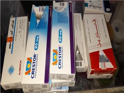 ضبط أدوية غير مصرح ببيعها في صيدليات السويس 