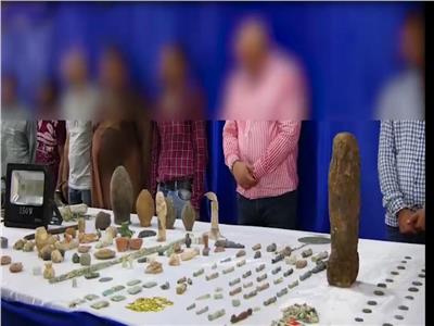 تشكيل لجنة لفحص القطع الآثرية المضبوطة مع «نائب الجن» في عهد الإرهابية