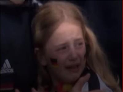 طفلة ألمانية تثير تعاطف العالم بسبب «التنمر» | فيديو