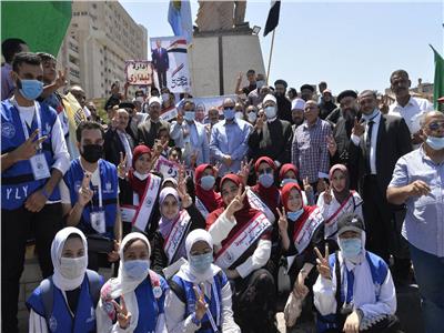 محافظ أسيوط يشارك احتفال الشباب والرياضة بثورة 30 يونيو بمسيرة شبابية ونيلية