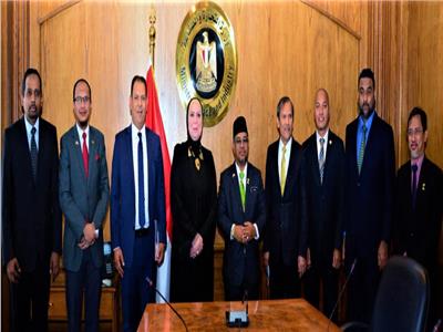 وزيرة الصناعة: 60 مليون دولار حجم الاستثمارات الماليزية في مصر