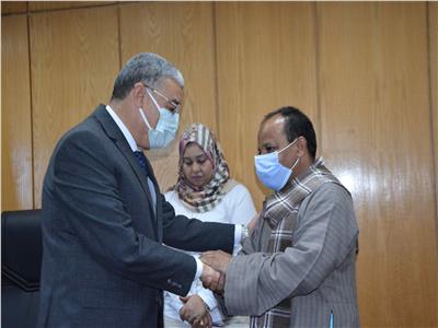 محافظ المنيا يستجيب لشكاوى وطلبات المواطنين ضمن «ساعة مع مسؤول»