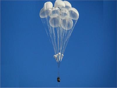 روسيا تطورا جهازًا لإسقاط المدرعات من السماء عبر «الباراشوت»