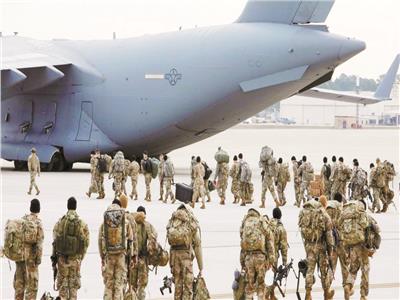 القوات الأمريكية تنسحب من أفغانستان قبل الموعد المقرر