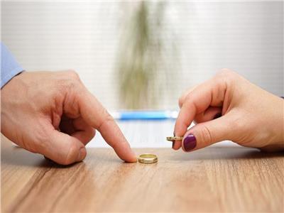 خبير أسري: عدم التكافؤ بين الزوجين سبب ارتفاع نسب الطلاق