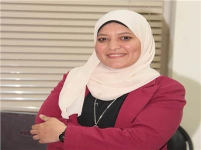 ماذا قالت «غادة خديوي» ابنة الصحراء الغربية عن تكريم السيسي لها؟.. فيديو