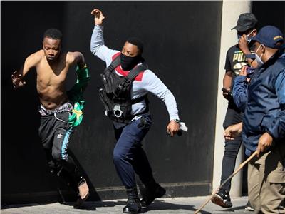 رابطة العالم الإسلامي تدعو إلى إنهاء العنف في جنوب أفريقيا