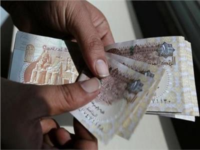 هل «فلوس العيدية» النقود الجديدة تكلف الدولة أعباء اقتصادية؟.. «خبير» يُجيب