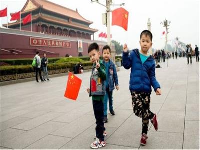 الصين تصدر قرارًا بإلغاء الغرامات على المولود الثالث