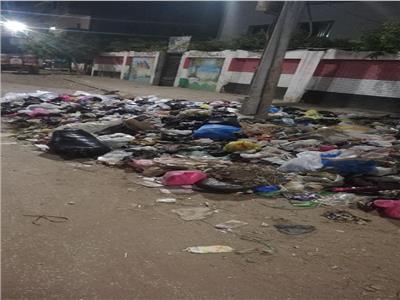 القمامة تحاصر مدارس السلام في زفتى بالغربية