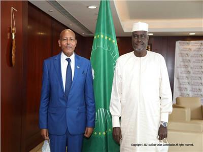 رئيس الاتحاد الأفريقي يؤكد علي «حل الدولتين» خلال لقائه السفير الإسرائيلي