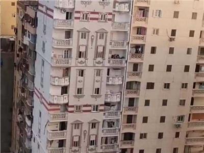 محافظ الإسكندرية: العقار المائل صادر له 18 قرار إزالة| فيديو