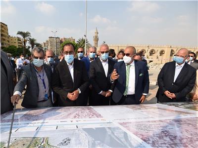 مدبولي: توجيهات رئاسية بضغط المخطط الزمني لتطوير ساحة مسجد عمرو بن العاص