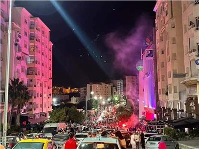 «أزحنا الغمة».. الشارع التونسي يحتفل بالإطاحة بالإخوان