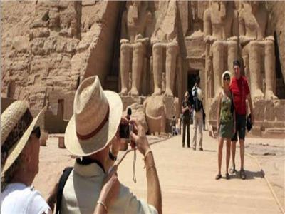 سائحون من مختلف دول العالم يروجون للمقصد السياحي المصري| فيديو 