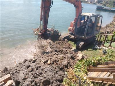 إزالة ٣ حالات تعدي على نهر النيل بمركزي فارسكور والزرقا 
