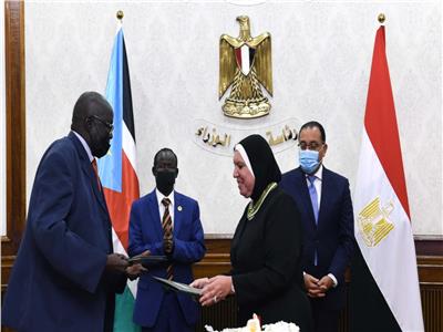 توقيع وثائق لتعزيز التعاون الثنائي بين مصر وجنوب السودان