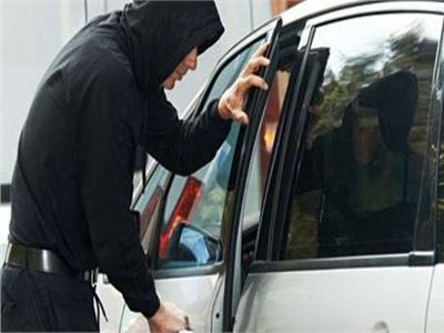 حبس المتهمين بسرقة سيارة بأسلوب المغافلة بمدينة نصر 