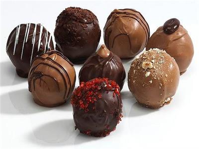 فوائد الخس بالشوكولاتة الداكنة.. يساعد على حرق الدهون