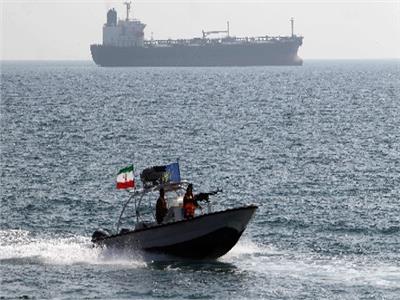 مصادر: قوات «مدعومة إيرانيًا» تقف وراء احتجاز الناقلة قبالة سواحل الفجيرة