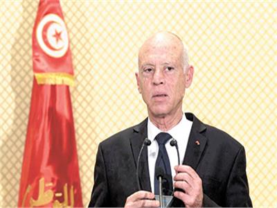 الرئيس التونسي يحذر من «اختراق الداخلية».. و«الغنوشي» يهادن