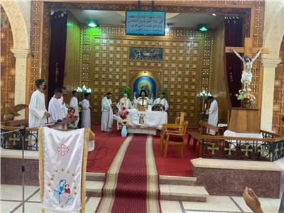 نائب بطريرك الكاثوليك  يترأس قداس مؤتمر التربية الدينية بكفر الدوار