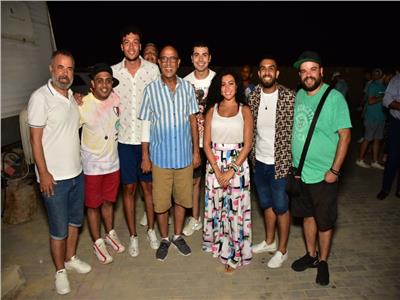 صور| افتتاح مسرحية «شمسية وأربع كراسي» في الساحل