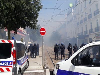 اشتباكات بين الشرطة الفرنسية ومتظاهرين بسبب «الشهادة الصحية»