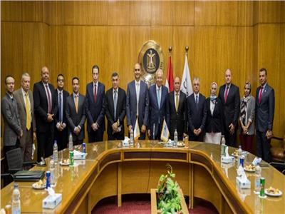 اقتصادية قناة السويس توقع عقداً عالمياً لإنشاء محطة «صب جاف للحبوب والغلال» شرق بورسعيد