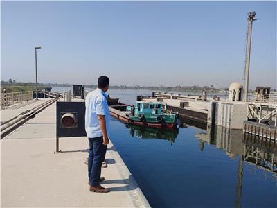 محافظ قنا يُعلن عودة الملاحة النهرية عقب غرق القاطرة ناصر 261