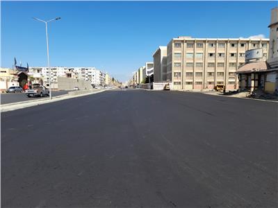 استكمال أعمال رصف شارع «عبد الرحمن شكري» ببورسعيد