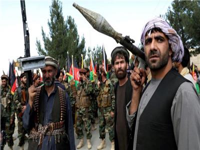 مقاتلو طالبان ينفذون حكم الإعدام على أحد رجال الشرطة | فيديو