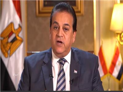 وزير التعليم العالي يستعرض تقريراً حول أنشطة معهد بحوث البترول المصري 