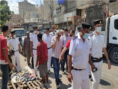 ضبط شيش وتحرير 19 محضرا في حملة لإزالة الإشغالات بالإسكندرية