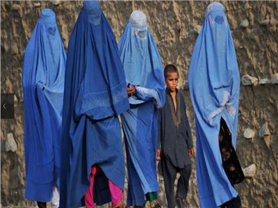 «خوف من الماضي ويأس من المستقبل».. مأساة نساء أفغانستان مع طالبان
