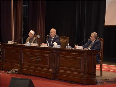 رئيس جامعة القاهرة: القرآن يدعو لانفتاح العقل على العالم