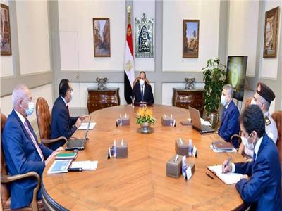 الرئيس السيسي يتابع أداء هيئة قناة السويس ومشروعات المنطقة الاقتصادية