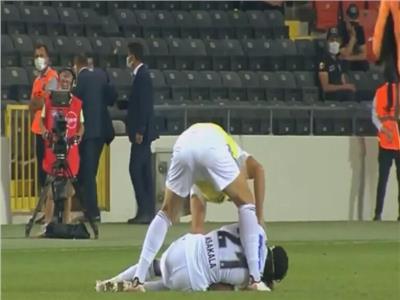 حادثة جديدة تثير الرعب في الدوري التركي تُذكر الجميع بسقوط «إريكسن» | فيديو