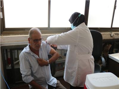 «شوشه»: بدء حملة التطعيم بلقاح كورونا لجميع العاملين بسيناء