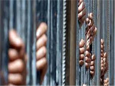حبس 5 عاطلين بتهمة الاتجار في المواد المخدرة بالإسكندرية