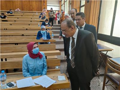 الصحة: بدء الامتحانات التحريرية للأطباء الملتحقين ببرنامج الزمالة المصرية اليوم | صور