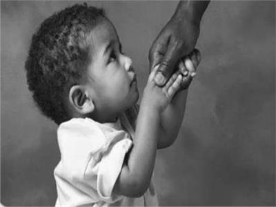 «التضامن» تكشف عن شروط «كفالة طفل» في نظام الأسر البديلة | فيديو 