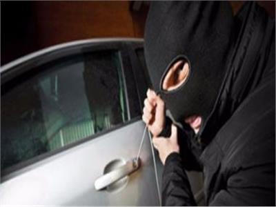 تجديد حبس 3 متهمين بسرقة سيارة ميكروباص في مدينة نصر