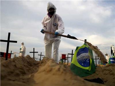 البرازيل تسجل 24589 إصابة جديدة بكورونا