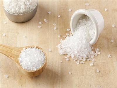 نوع من الملح يمكن أن يساعدك على التخلص من البثور